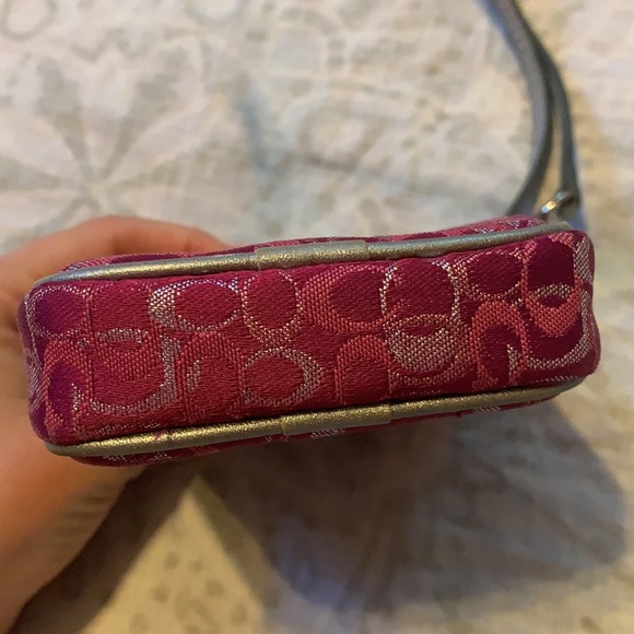 Coach Raspberry Wristlet Pouch Pink Silver Optic Lurex - Picture 8 of 10